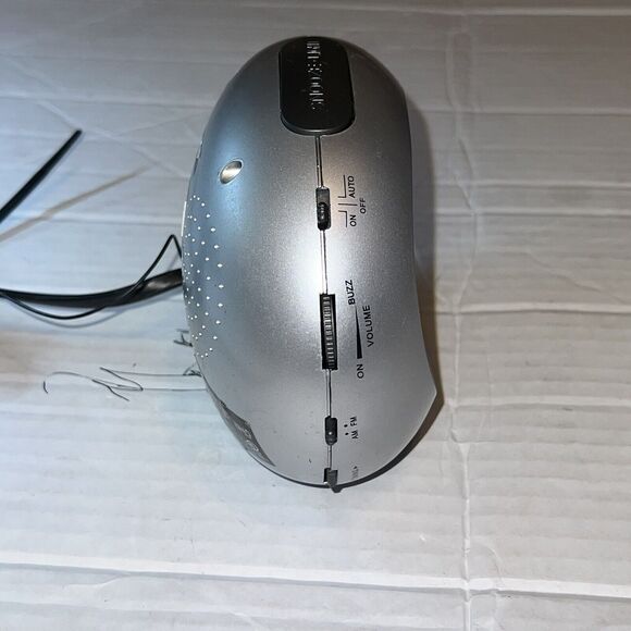 Naxa NRC-162 Projection AM/FM Radio Dual Alarm Clock - Picture 3 of 8